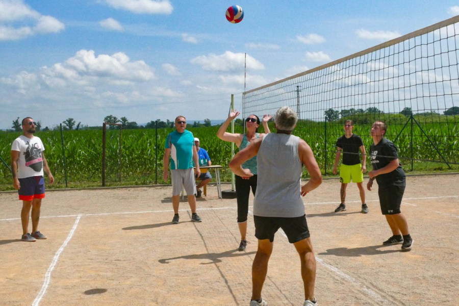Na Volejbalovom turnaji v Orávke opäť bodovali mladé tímy.