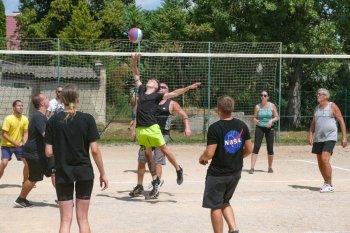 Na Volejbalovom turnaji  v Orávke opäť bodovali mladé tímy.