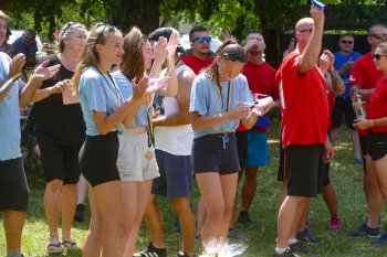 Na Volejbalovom turnaji  v Orávke opäť bodovali mladé tímy.